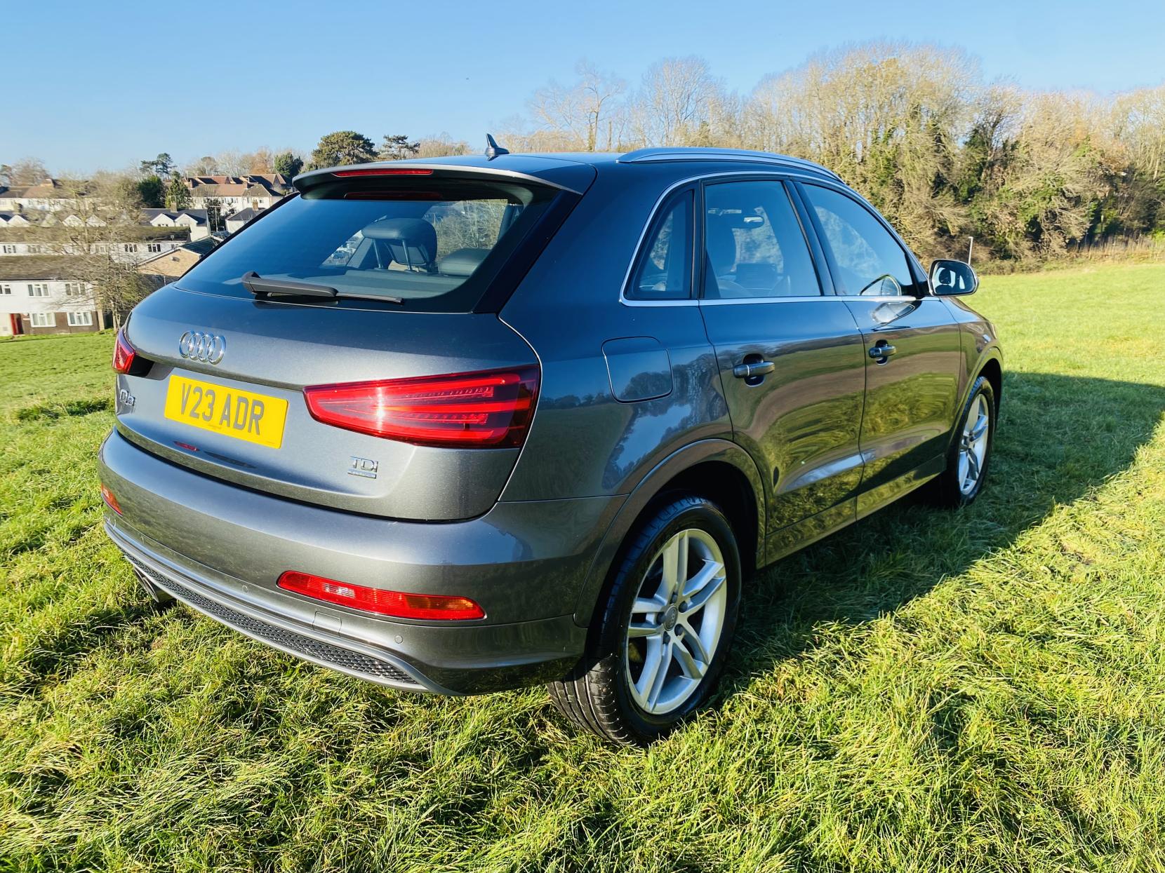 Audi Q3 2.0 TDI S line SUV 5dr Diesel S Tronic quattro Euro 5 (s/s) (177 ps)