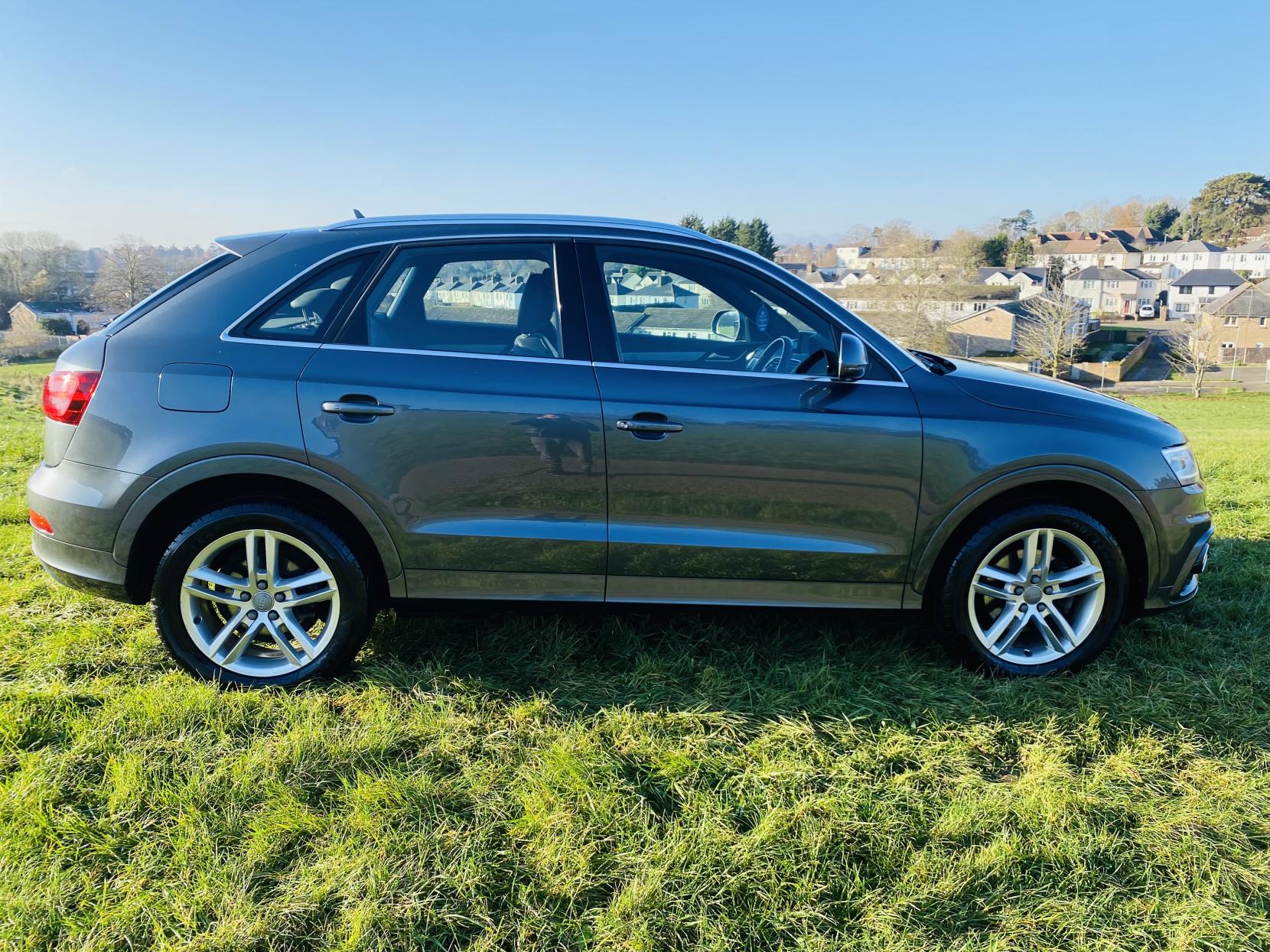 Audi Q3 2.0 TDI S line SUV 5dr Diesel S Tronic quattro Euro 5 (s/s) (177 ps)