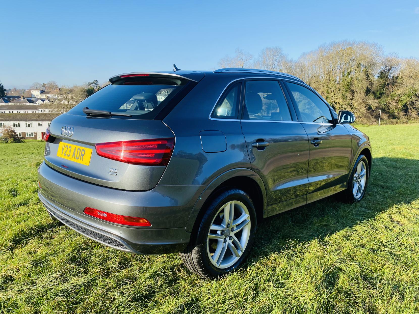 Audi Q3 2.0 TDI S line SUV 5dr Diesel S Tronic quattro Euro 5 (s/s) (177 ps)