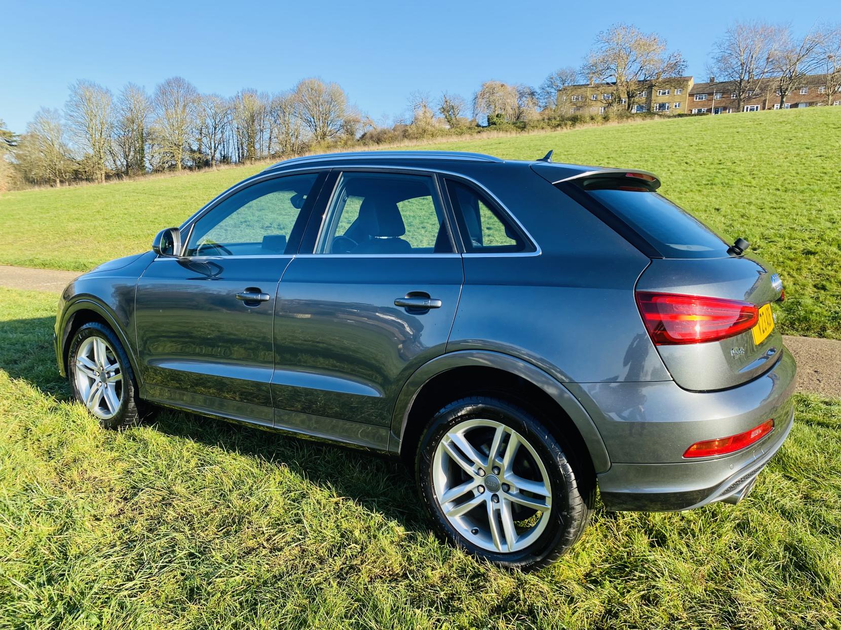 Audi Q3 2.0 TDI S line SUV 5dr Diesel S Tronic quattro Euro 5 (s/s) (177 ps)