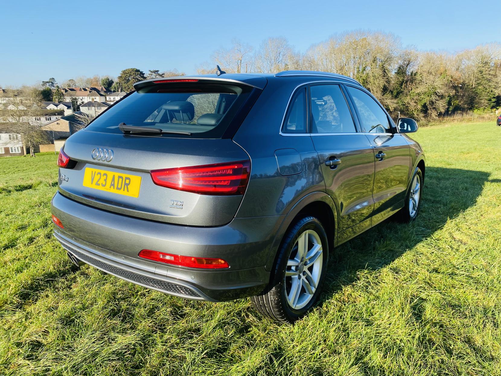 Audi Q3 2.0 TDI S line SUV 5dr Diesel S Tronic quattro Euro 5 (s/s) (177 ps)