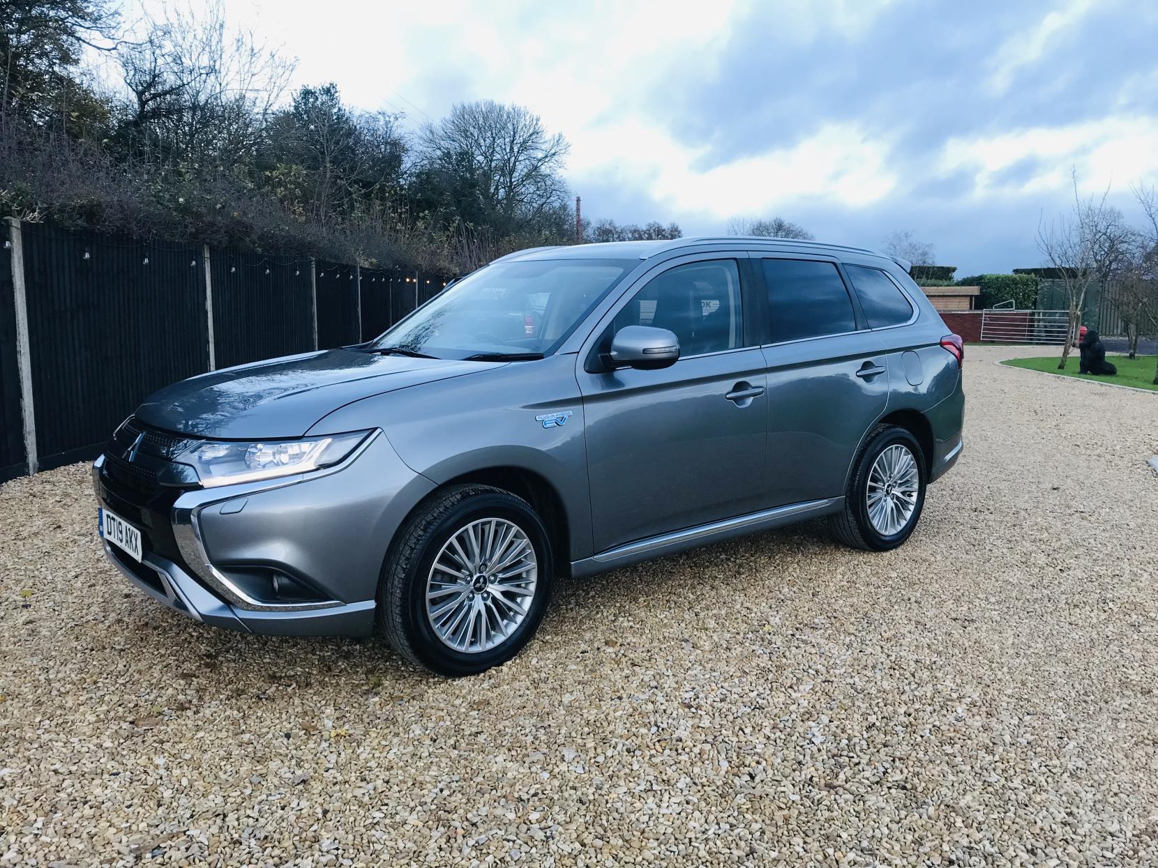 Mitsubishi Outlander 2.4h TwinMotor 13.8kWh Juro SUV 5dr Petrol Plug-in Hybrid CVT 4WD Euro 6 (s/s) (209 ps)