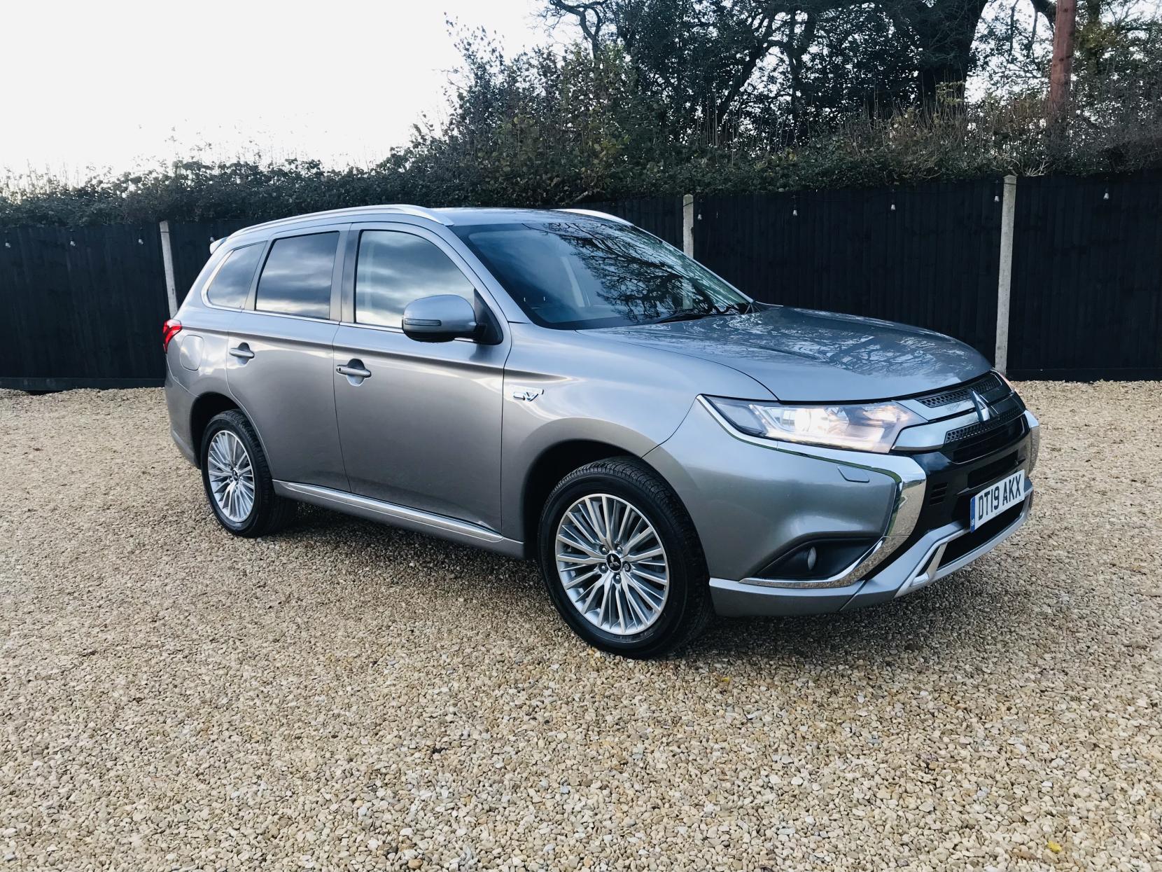 Mitsubishi Outlander 2.4h TwinMotor 13.8kWh Juro SUV 5dr Petrol Plug-in Hybrid CVT 4WD Euro 6 (s/s) (209 ps)