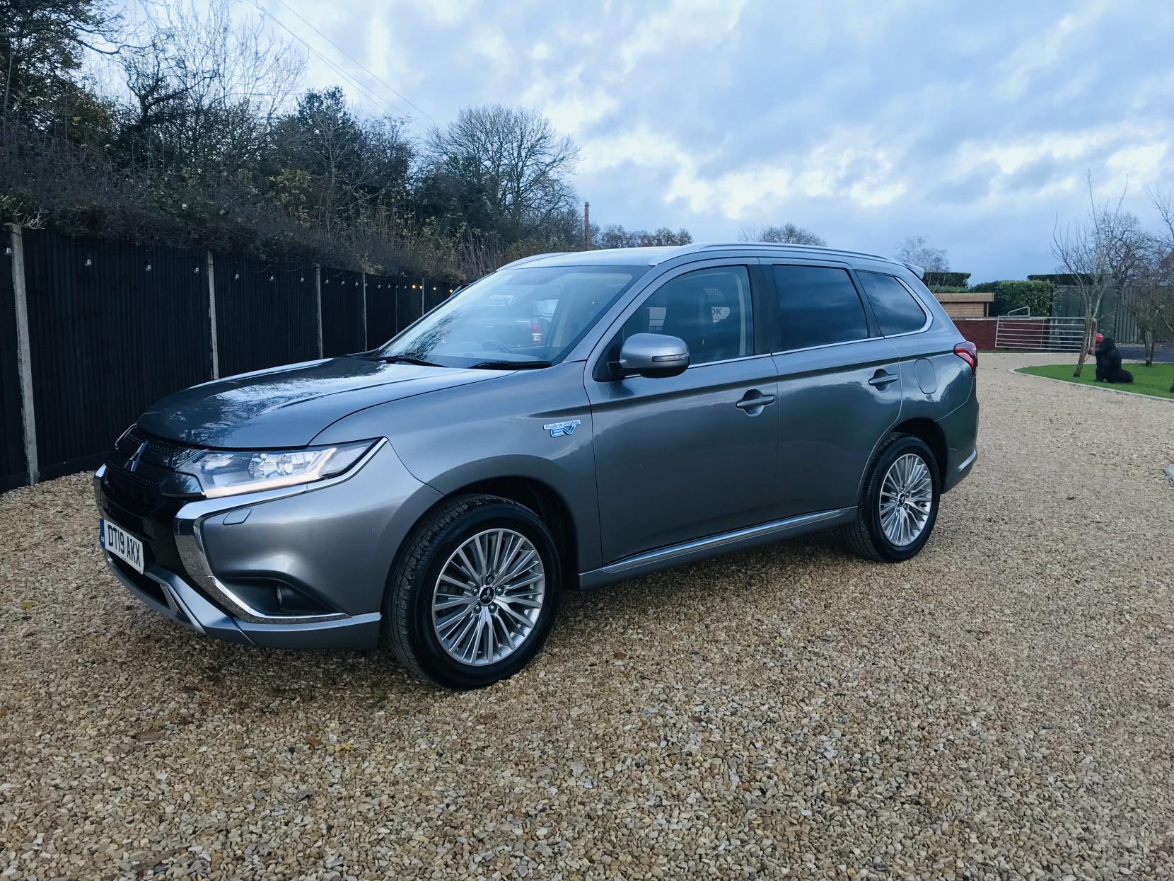 Mitsubishi Outlander 2.4h TwinMotor 13.8kWh Juro SUV 5dr Petrol Plug-in Hybrid CVT 4WD Euro 6 (s/s) (209 ps)