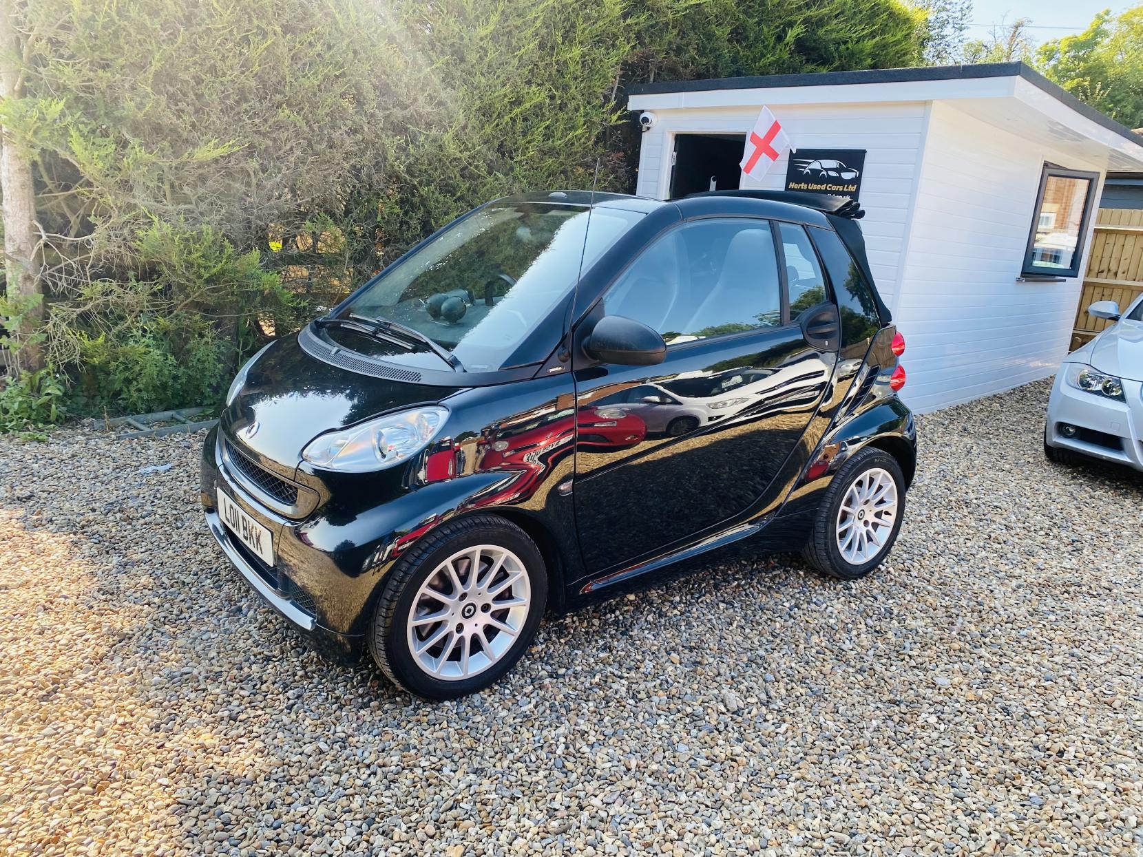 Smart fortwo 1.0 MHD Passion Cabriolet 2dr Petrol SoftTouch Euro 5 (s/s) (71 bhp)