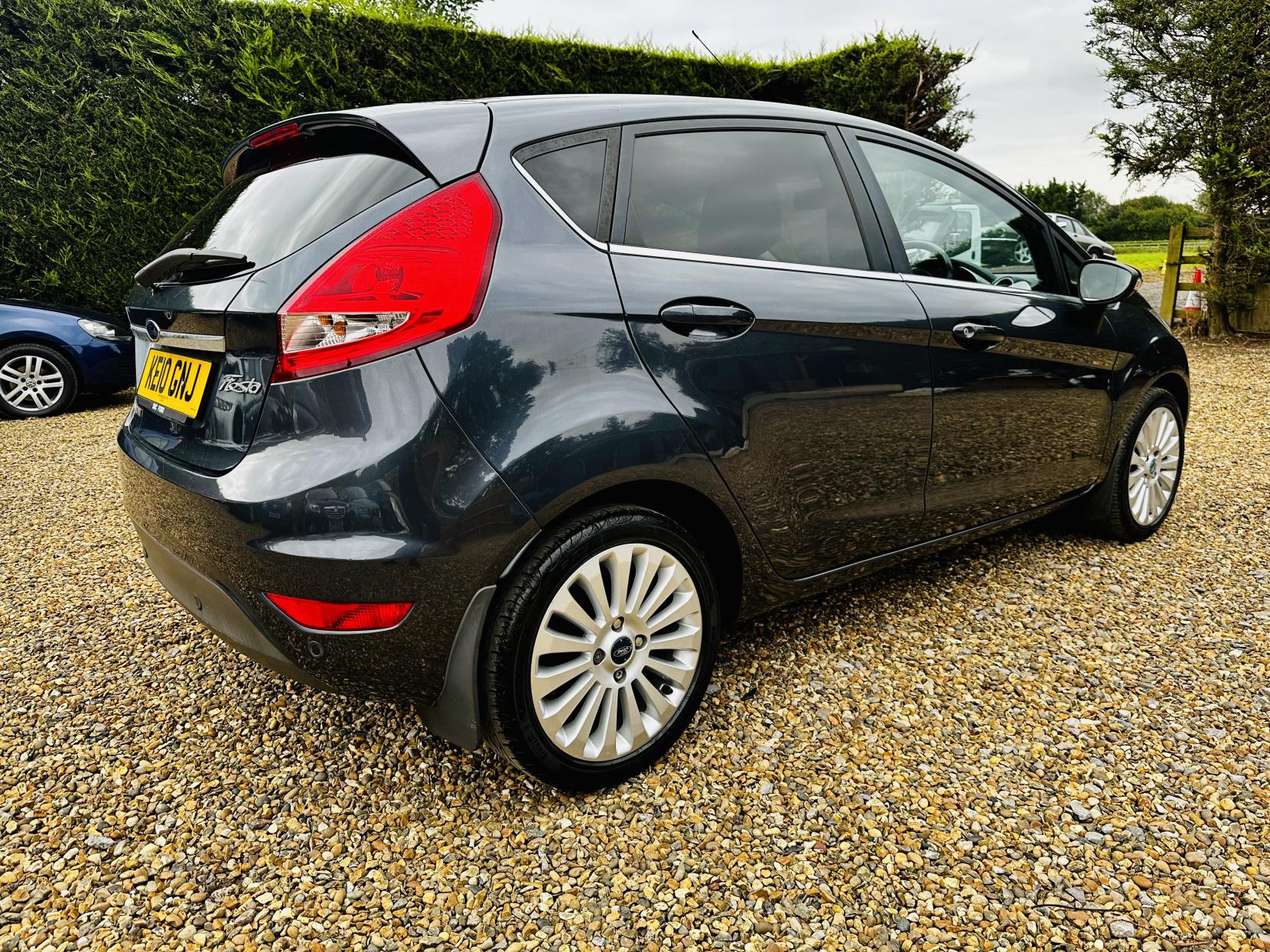 Ford Fiesta 1.4 Titanium Hatchback 5dr Petrol Automatic (154 g/km, 94 bhp)