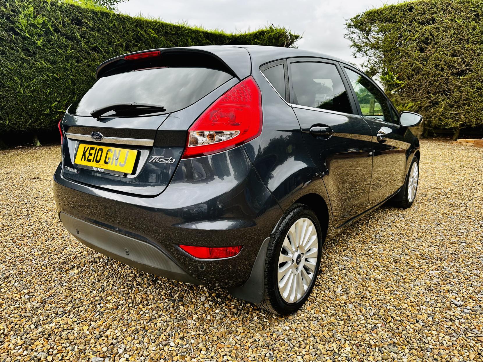 Ford Fiesta 1.4 Titanium Hatchback 5dr Petrol Automatic (154 g/km, 94 bhp)