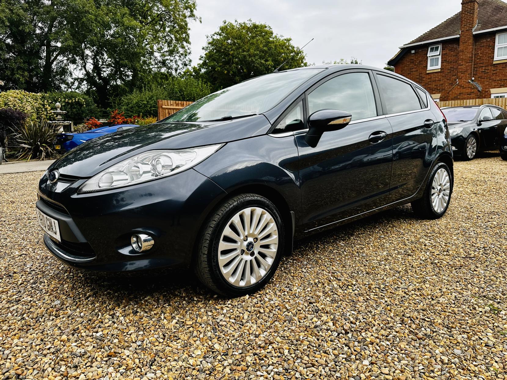 Ford Fiesta 1.4 Titanium Hatchback 5dr Petrol Automatic (154 g/km, 94 bhp)