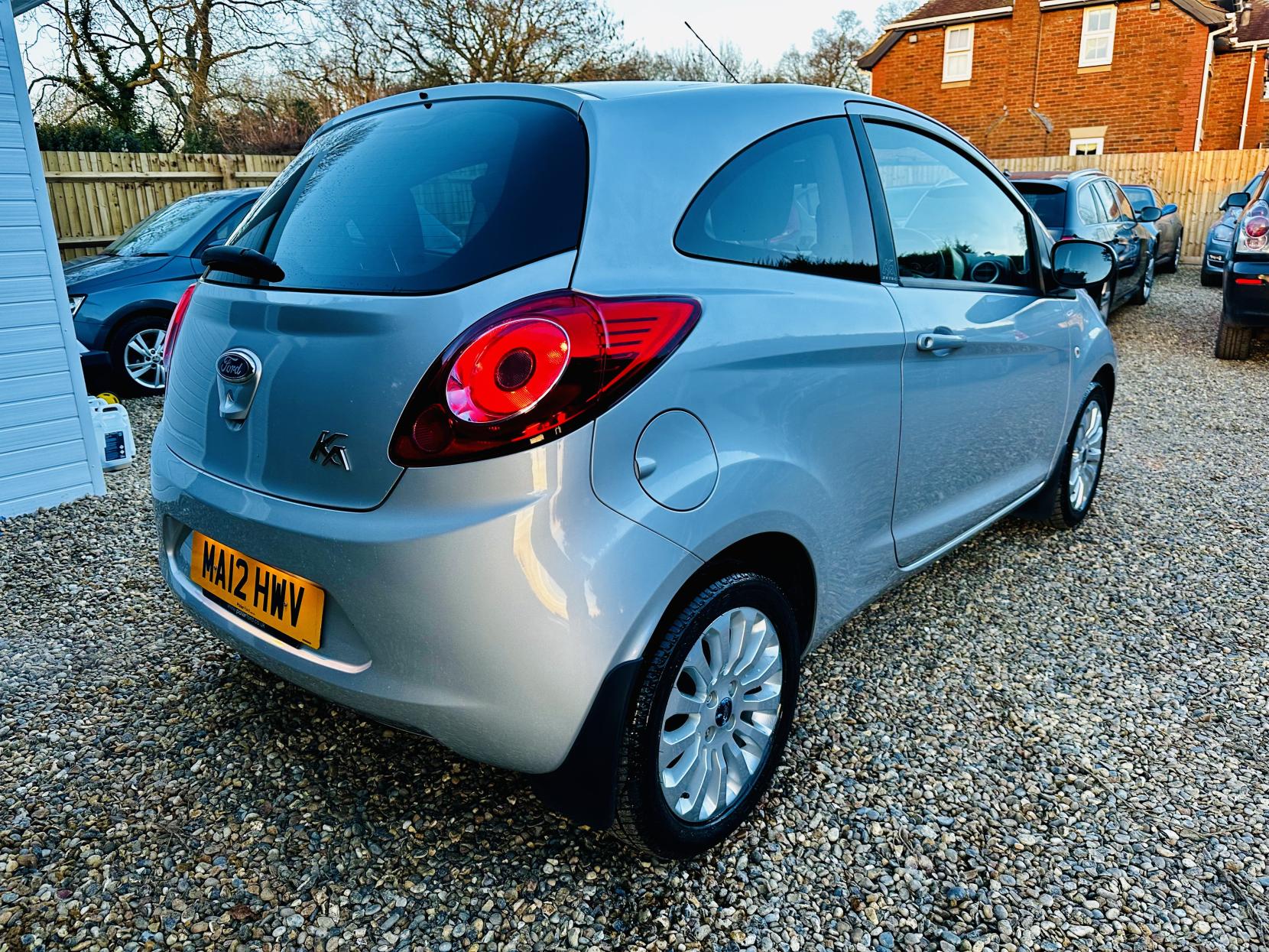 Ford Ka 1.2 Zetec Hatchback 3dr Petrol Manual Euro 5 (s/s) (69 ps)