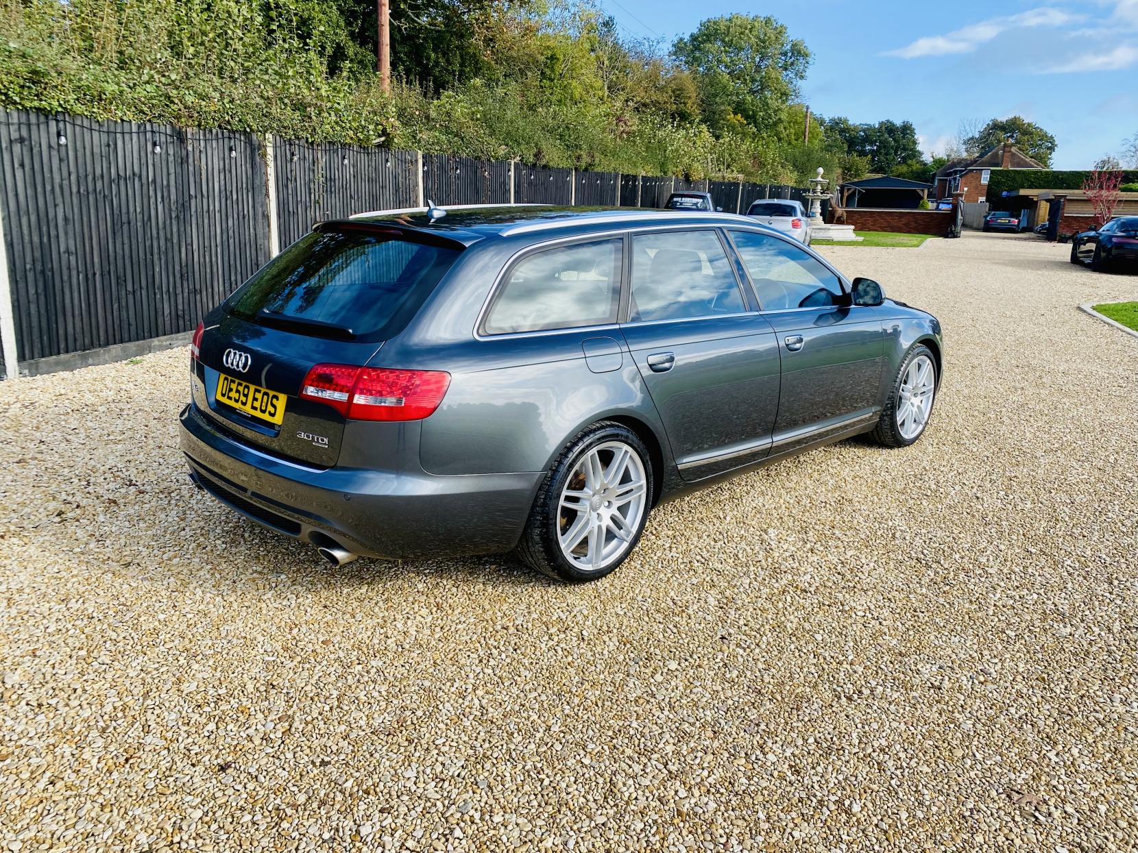 Audi A6 Avant 3.0 TDI V6 Le Mans Estate 5dr Diesel Tiptronic quattro Euro 5 (240 ps)