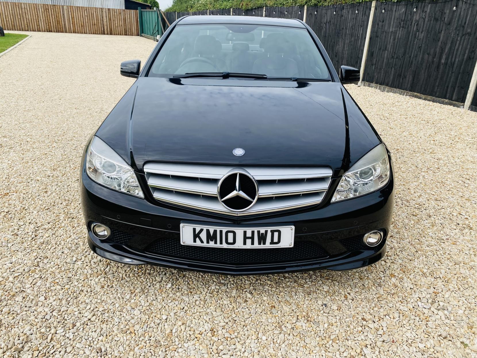 Mercedes-Benz C Class 1.8 C180 BlueEfficiency Sport Saloon 4dr Petrol Auto Euro 5 (156 ps)