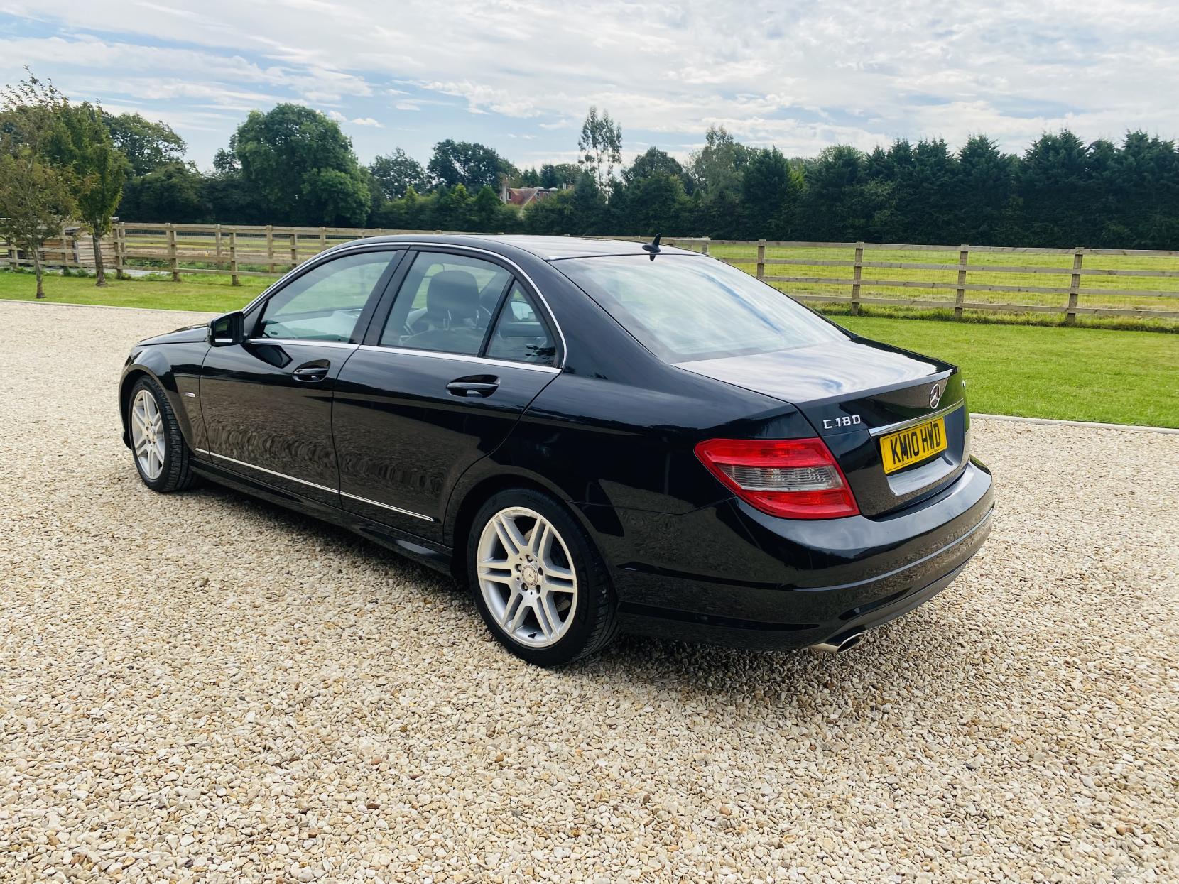 Mercedes-Benz C Class 1.8 C180 BlueEfficiency Sport Saloon 4dr Petrol Auto Euro 5 (156 ps)