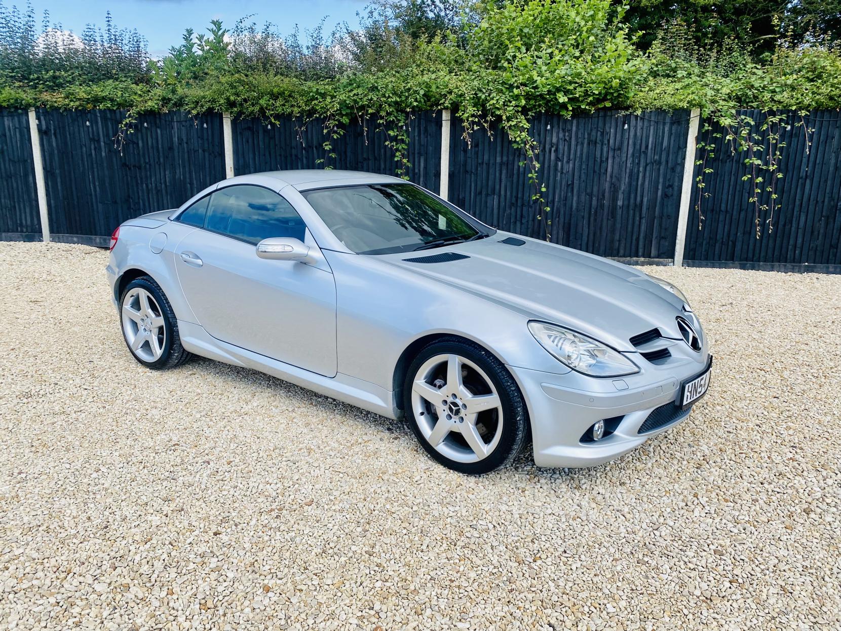 Mercedes-Benz SLK 3.5 SLK350 Convertible 2dr Petrol Automatic (238 g/km, 272 bhp)