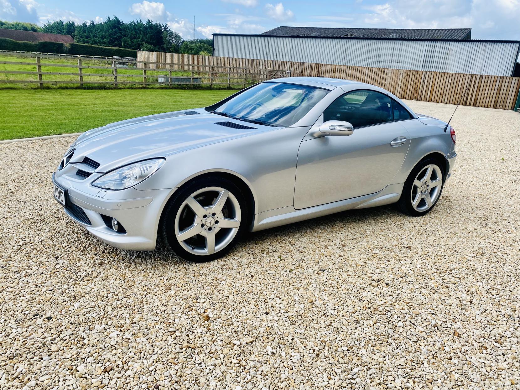 Mercedes-Benz SLK 3.5 SLK350 Convertible 2dr Petrol Automatic (238 g/km, 272 bhp)