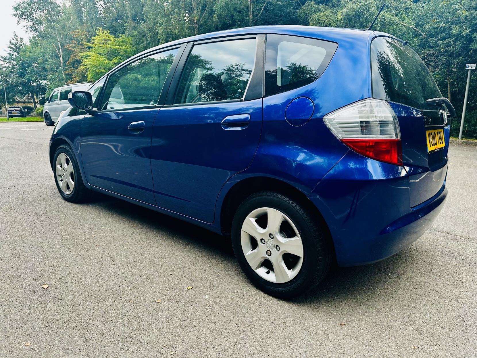 Honda Jazz 1.4 i-VTEC ES Hatchback 5dr Petrol i SHIFT Euro 4 (100 ps)