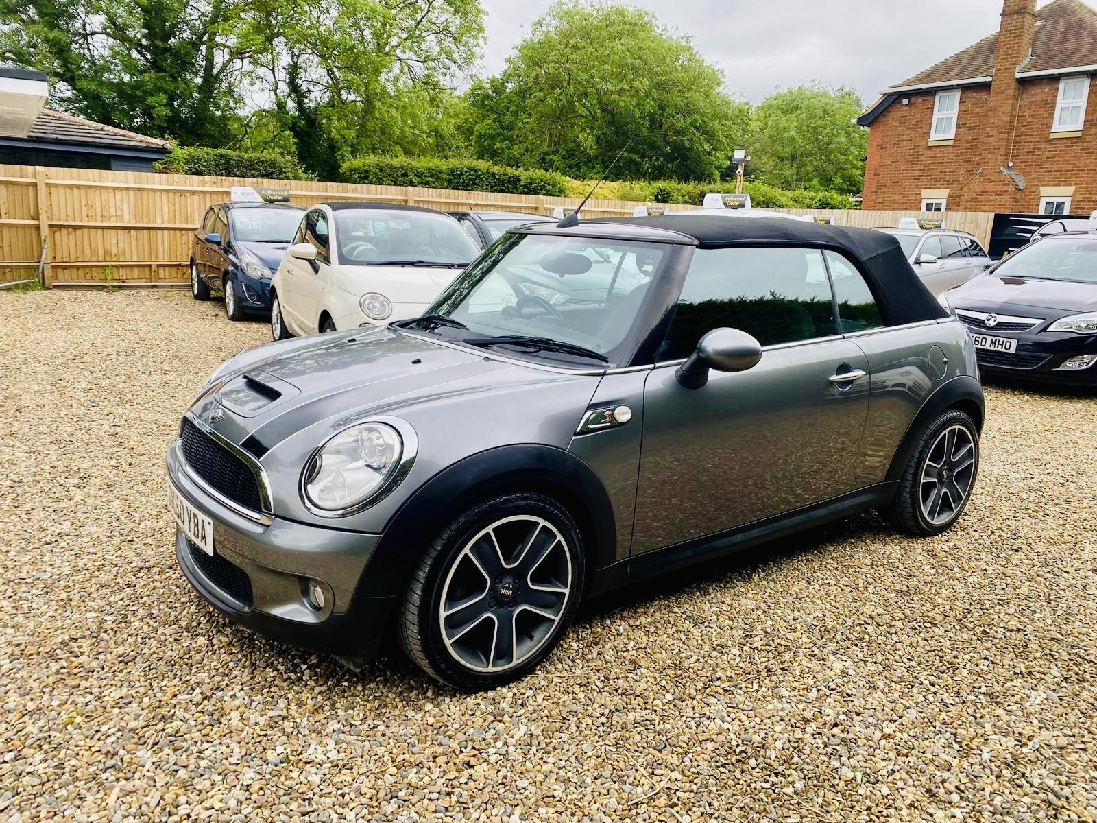 MINI Convertible 1.6 Cooper S Convertible 2dr Petrol Steptronic Euro 5 (184 ps)