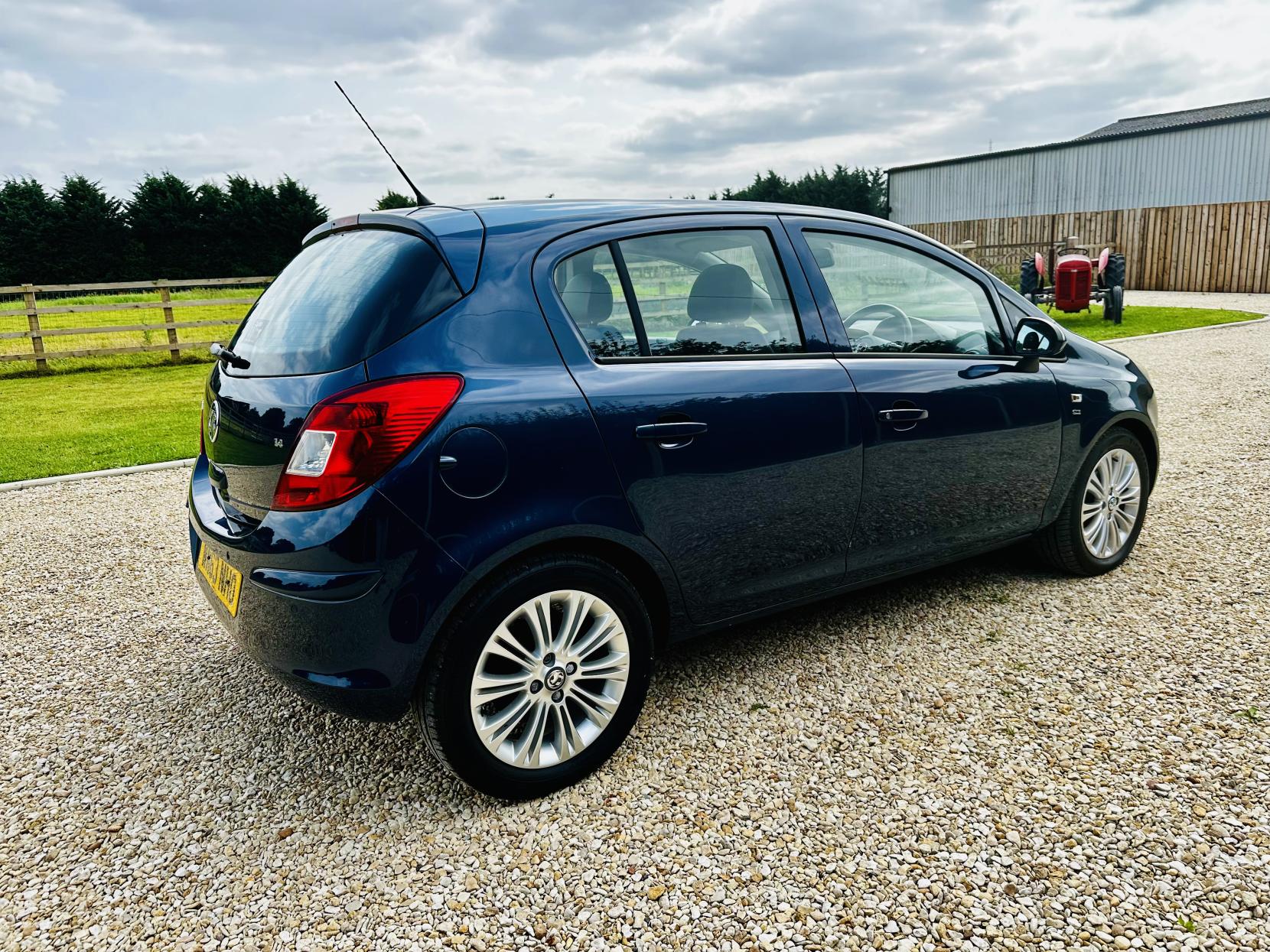 Vauxhall Corsa 1.4 16V SE Hatchback 5dr Petrol Auto Euro 5 (100 ps)