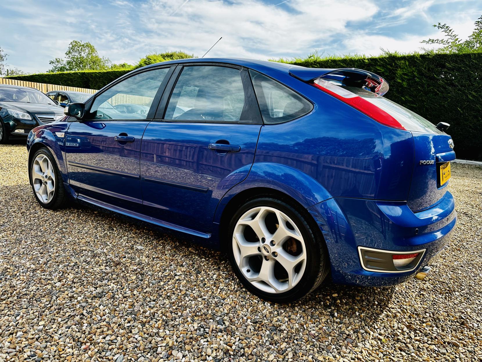 Ford Focus 2.5 SIV ST-2 Hatchback 5dr Petrol Manual (224 g/km, 221 bhp)