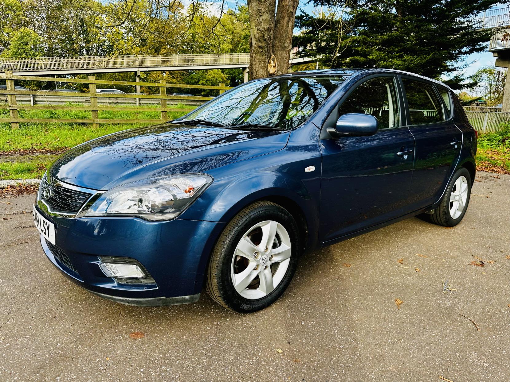 Kia Ceed 1.6 2 Hatchback 5dr Petrol Auto Euro 5 (124 bhp)