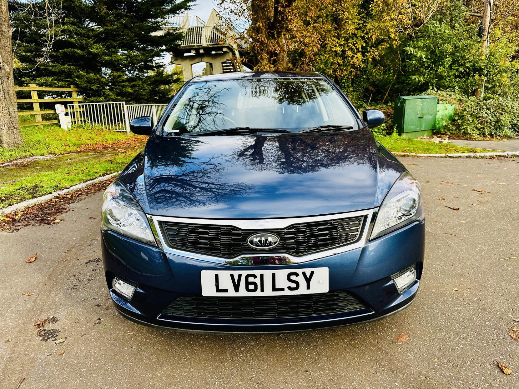 Kia Ceed 1.6 2 Hatchback 5dr Petrol Auto Euro 5 (124 bhp)