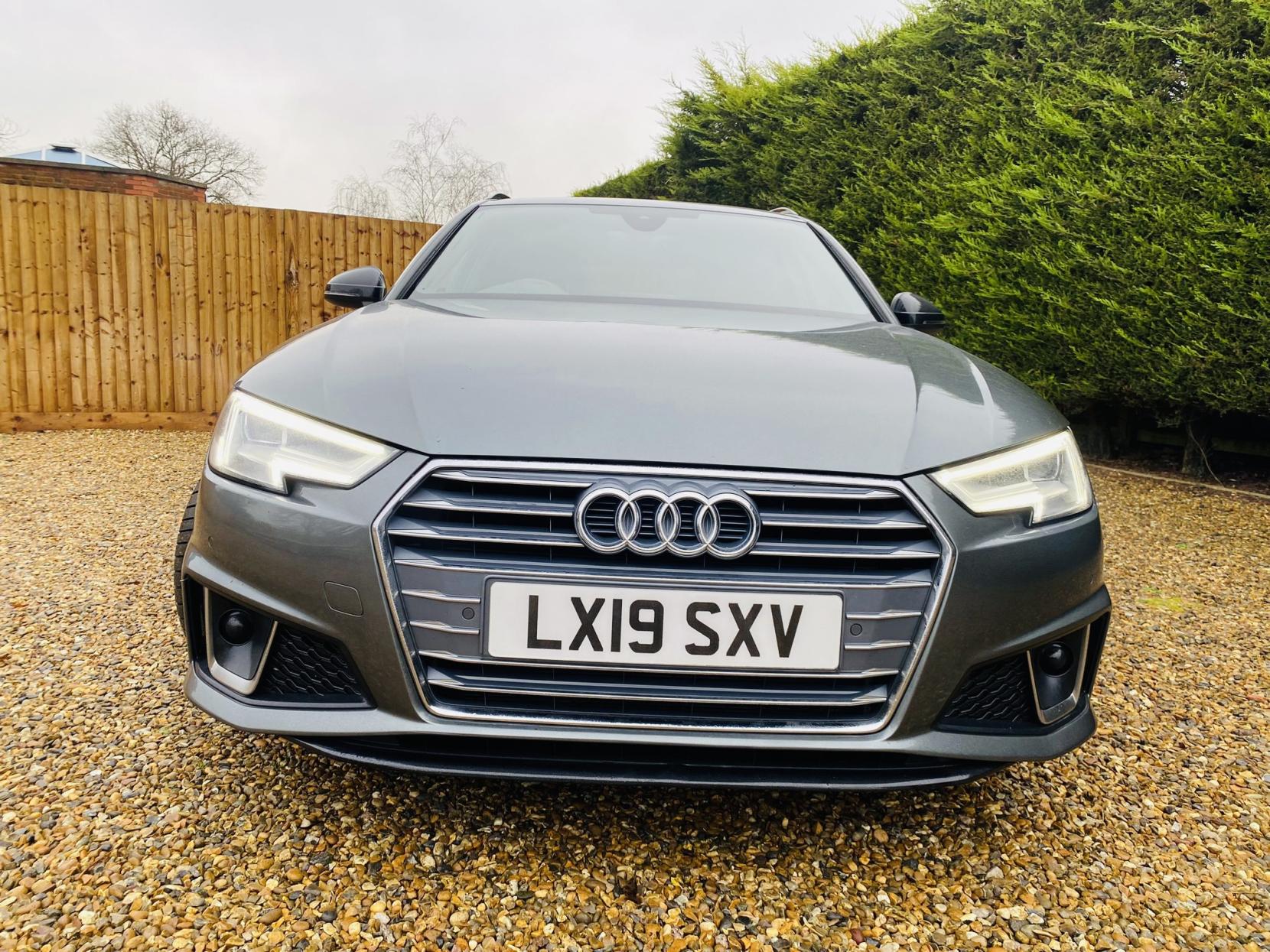 Audi A4 Avant 2.0 TDI 40 S line Estate 5dr Diesel S Tronic Euro 6 (s/s) (190 ps)