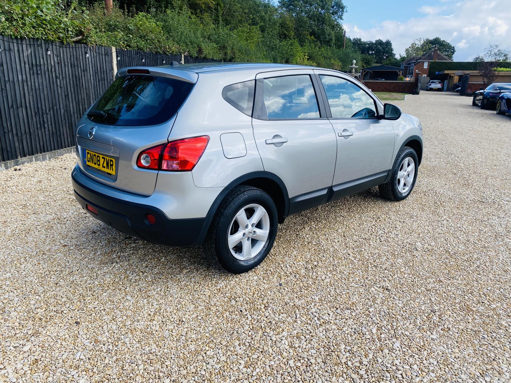 Nissan Qashqai 2.0 Acenta Hatchback 5dr Petrol CVT (192 g/km, 139 bhp)