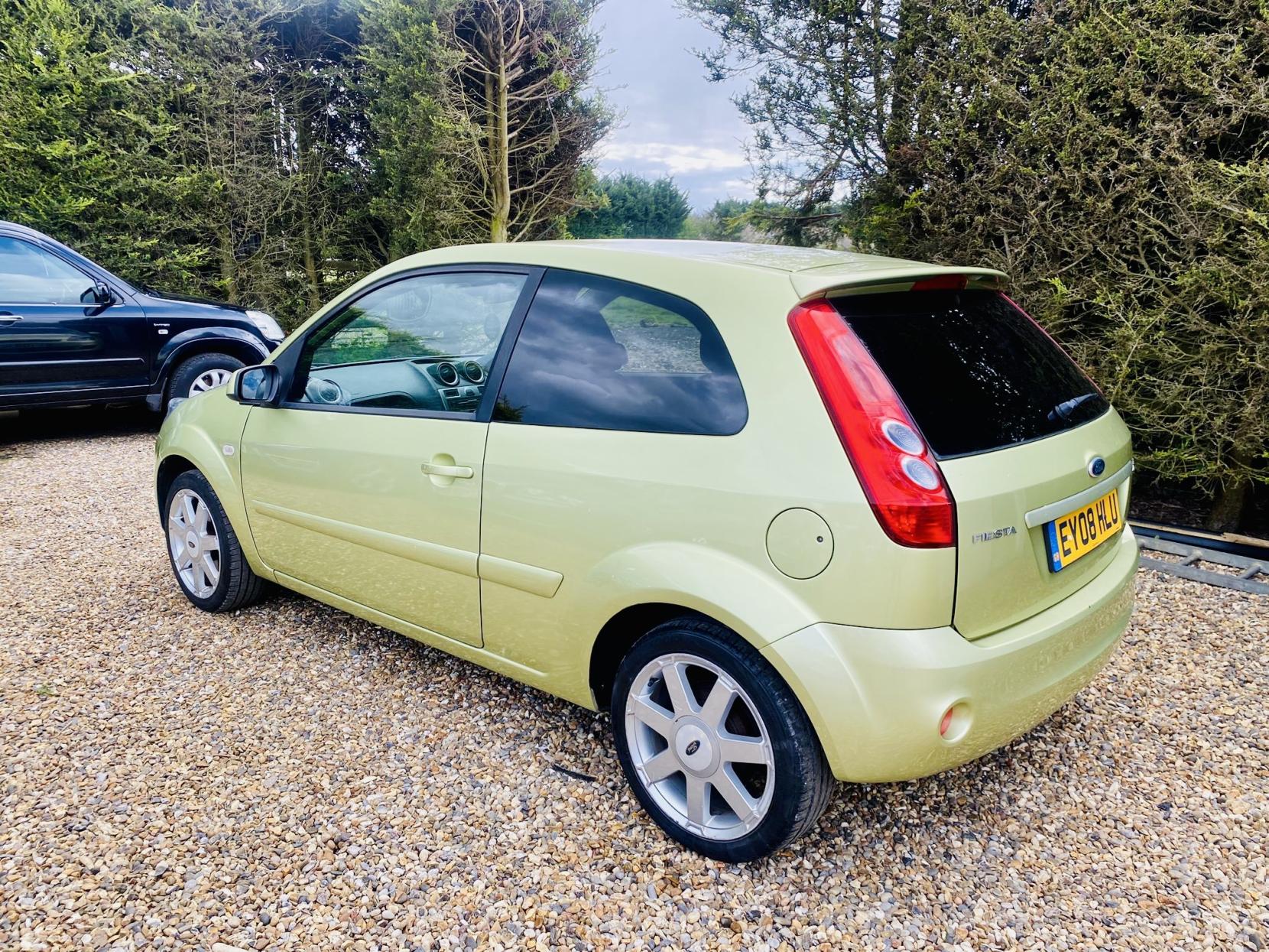 Ford Fiesta 1.25 Zetec Climate Hatchback 3dr Petrol Manual (142 g/km, 74 bhp)