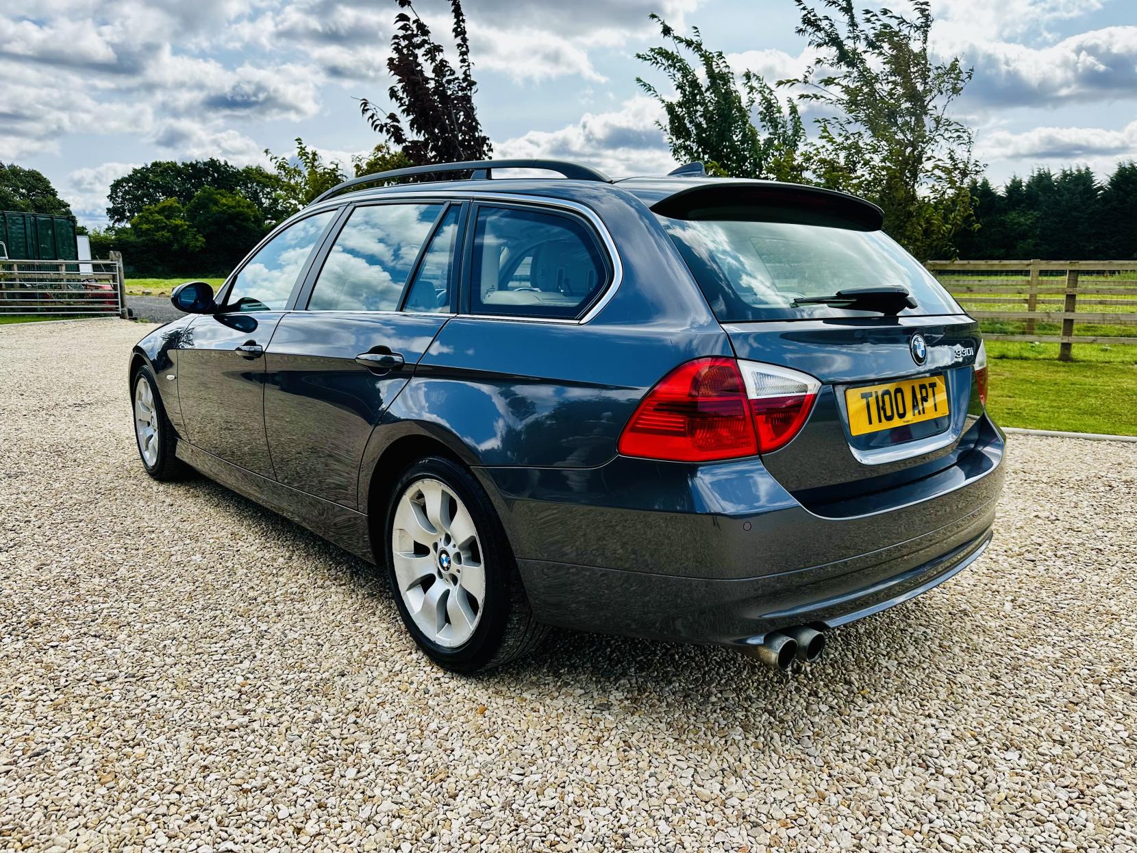 BMW 3 Series 3.0 330i SE Touring 5dr Petrol Auto Euro 4 (258 ps)