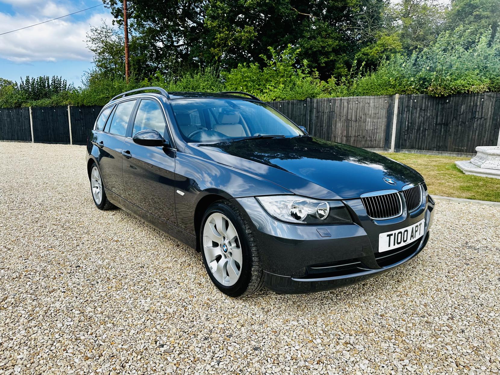 BMW 3 Series 3.0 330i SE Touring 5dr Petrol Auto Euro 4 (258 ps)