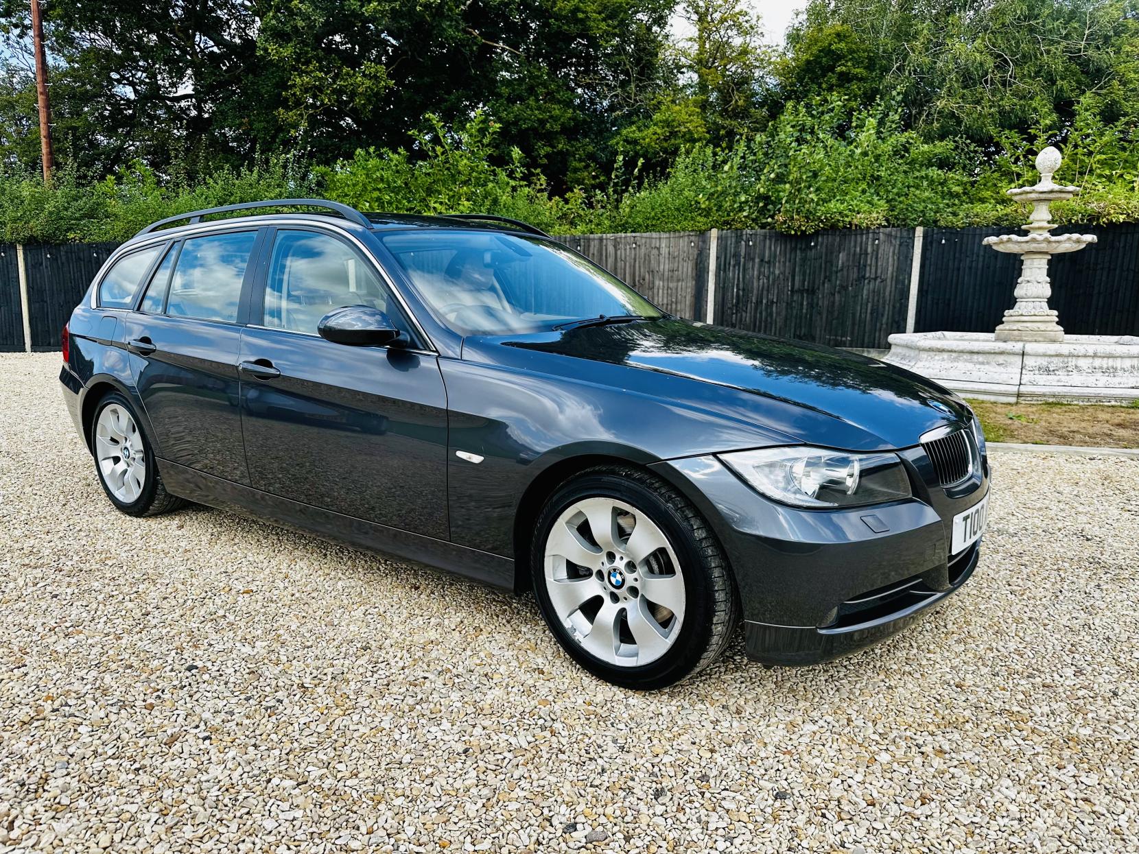 BMW 3 Series 3.0 330i SE Touring 5dr Petrol Auto Euro 4 (258 ps)