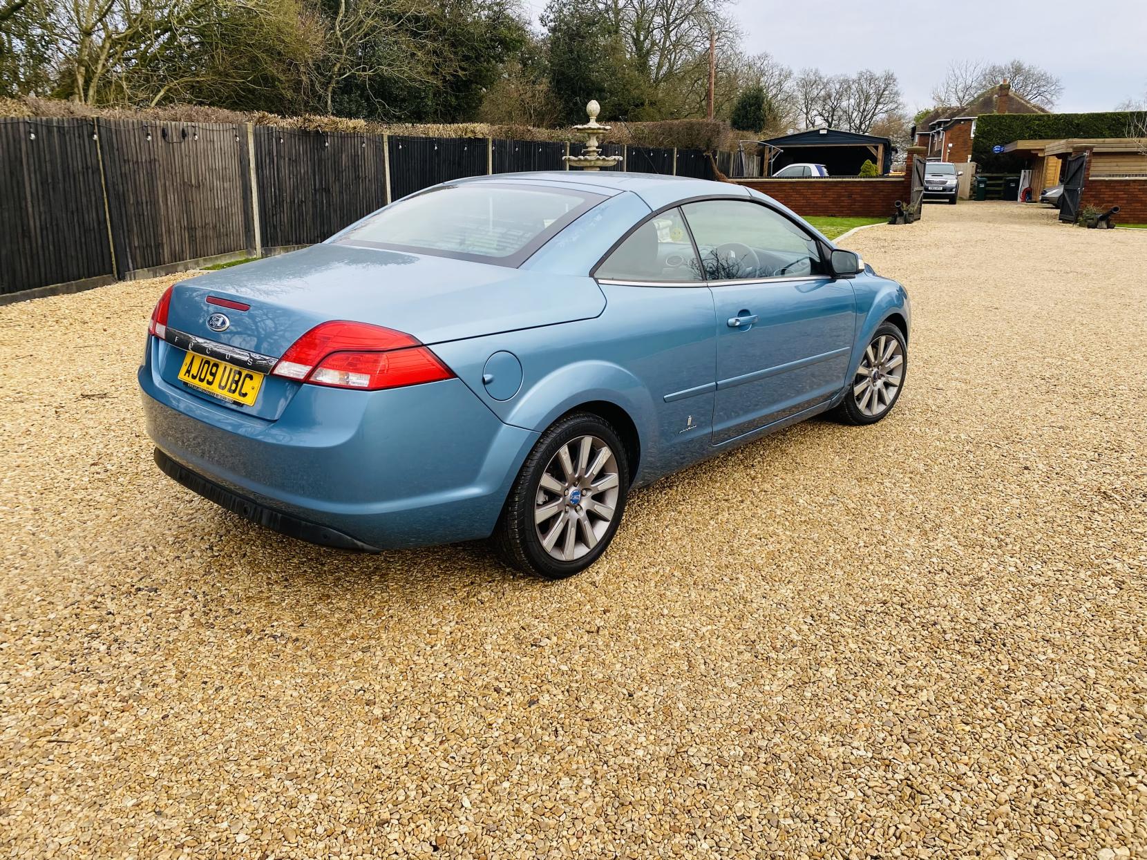 Ford Focus CC 2.0 CC-2 Convertible 2dr Petrol Automatic (199 g/km, 143 bhp)