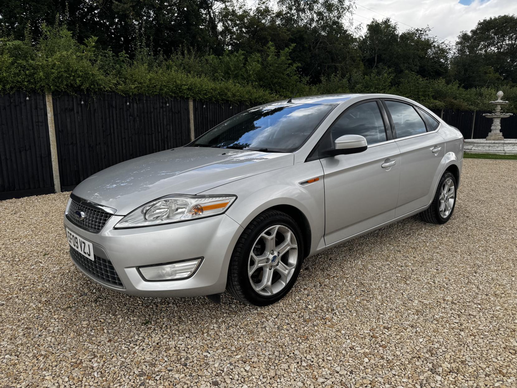 Ford Mondeo 2.0 TDCi Titanium Hatchback 5dr Diesel Manual (154 g/km, 138 bhp)