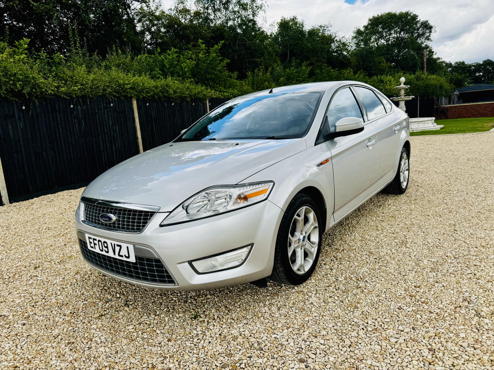 Ford Mondeo 2.0 TDCi Titanium Hatchback 5dr Diesel Manual (154 g/km, 138 bhp)