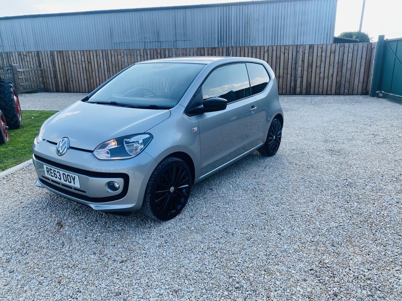 Volkswagen up! 1.0 Groove up! Hatchback 3dr Petrol Manual Euro 5 (75 ps)