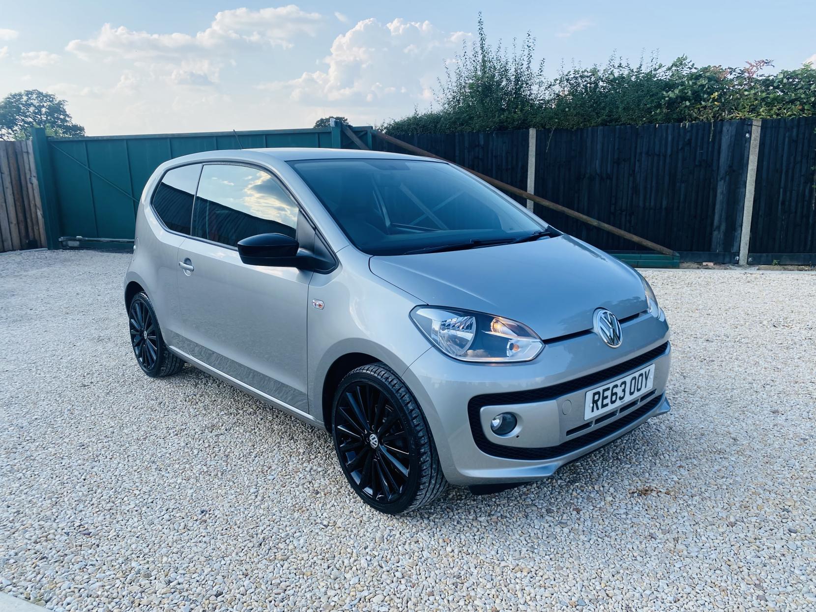 Volkswagen up! 1.0 Groove up! Hatchback 3dr Petrol Manual Euro 5 (75 ps)