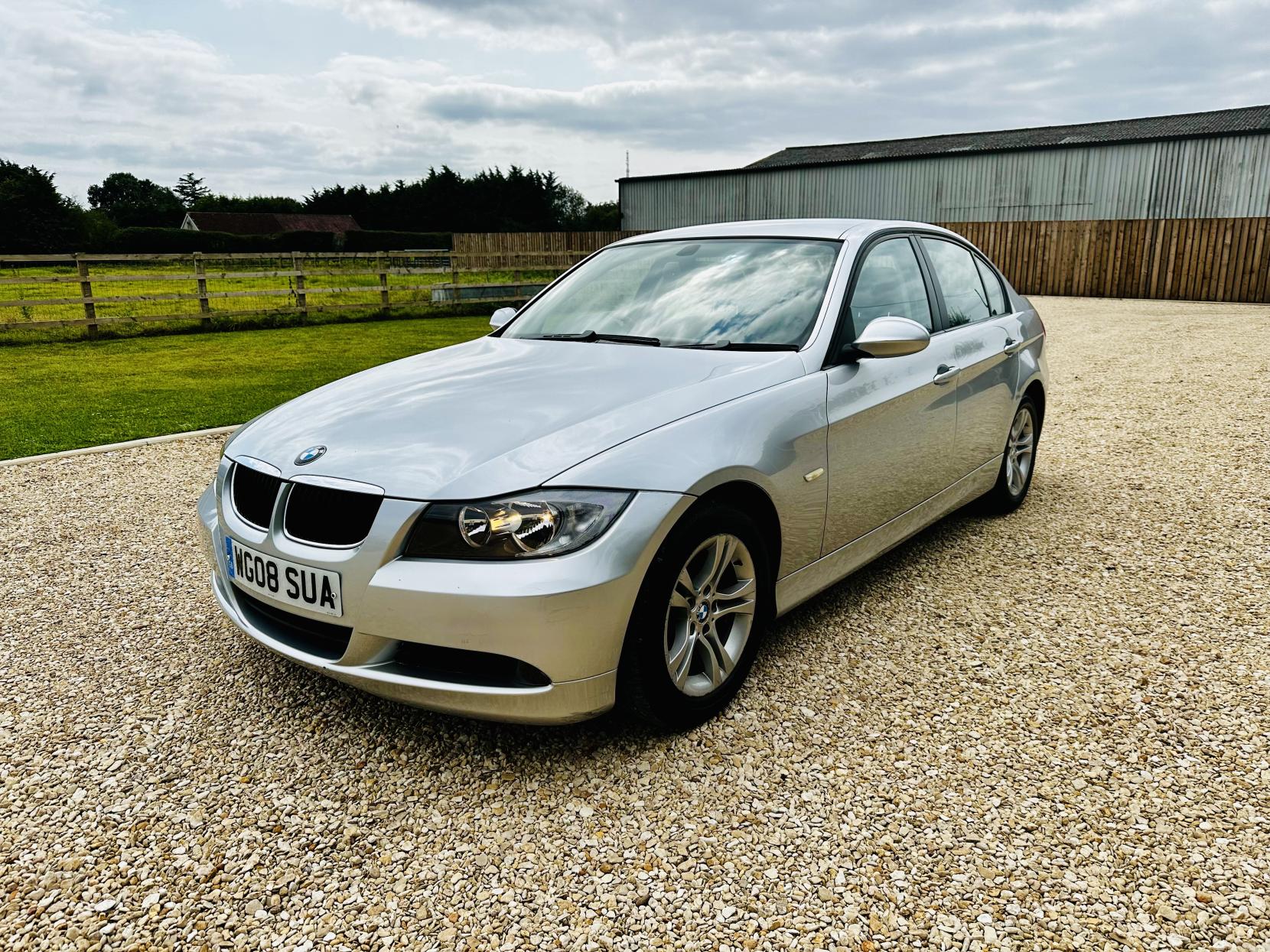 BMW 3 Series 2.0 320i SE Saloon 4dr Petrol Auto Euro 4 (170 ps)