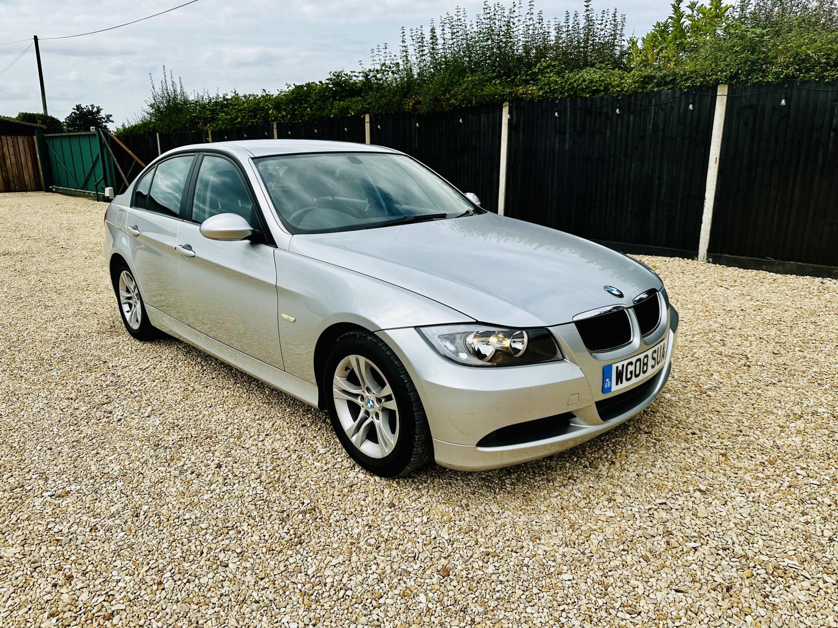 BMW 3 Series 2.0 320i SE Saloon 4dr Petrol Auto Euro 4 (170 ps)