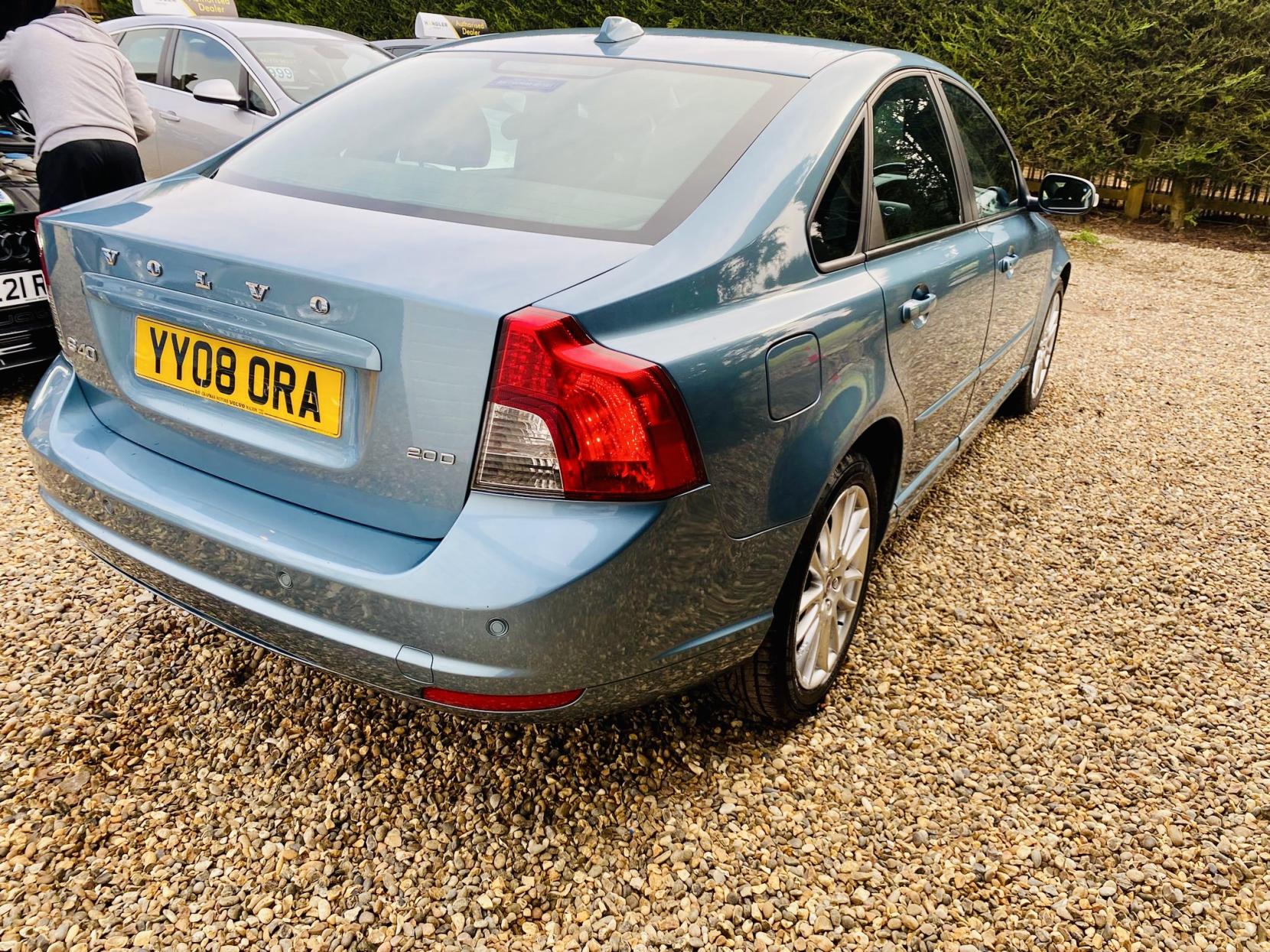 Volvo S40 2.0D SE Saloon 4dr Diesel Powershift Euro 4 (136 ps)