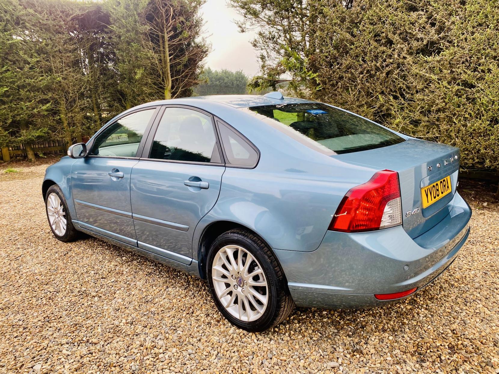 Volvo S40 2.0D SE Saloon 4dr Diesel Powershift Euro 4 (136 ps)