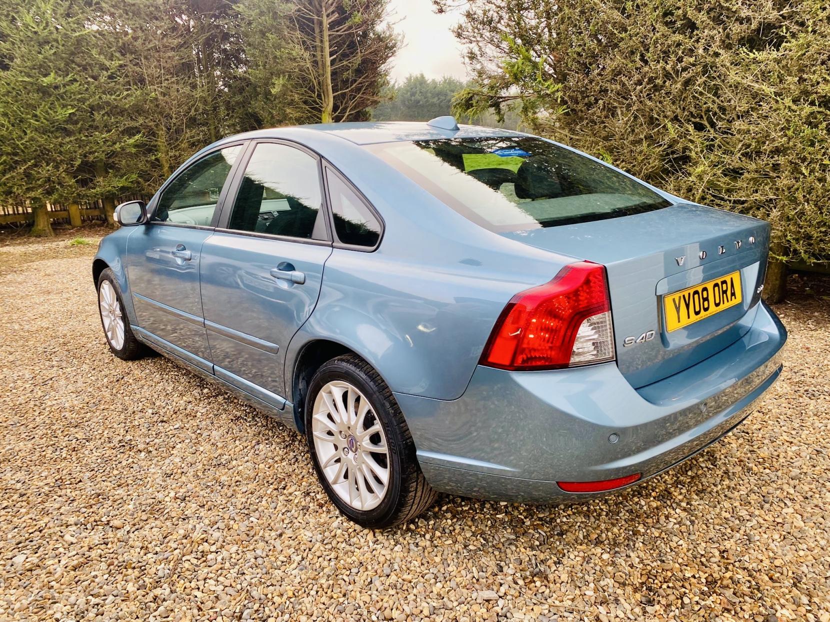 Volvo S40 2.0D SE Saloon 4dr Diesel Powershift Euro 4 (136 ps)