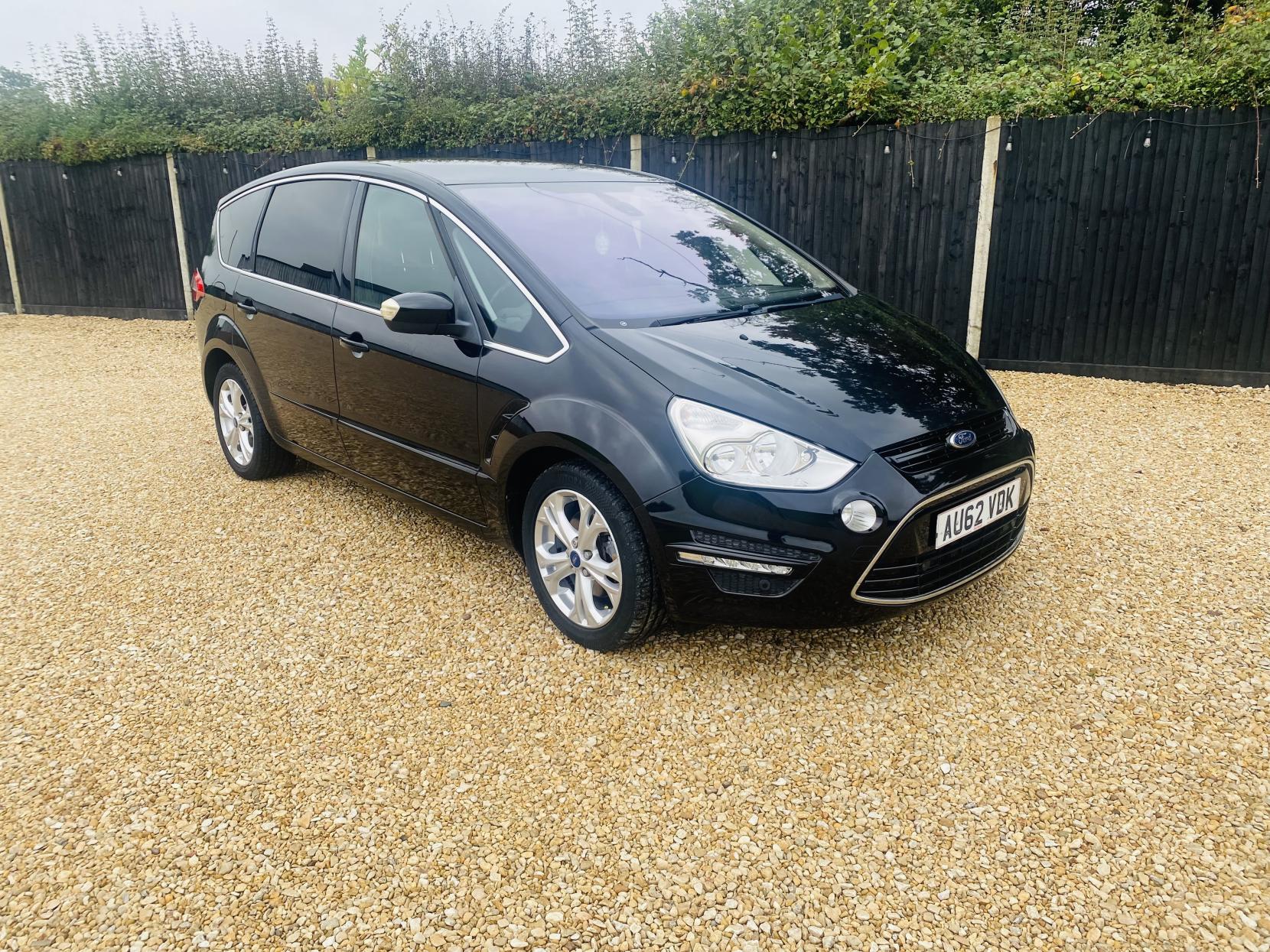 Ford S-Max 2.0 TDCi Titanium MPV 5dr Diesel Powershift Euro 5 (163 ps)