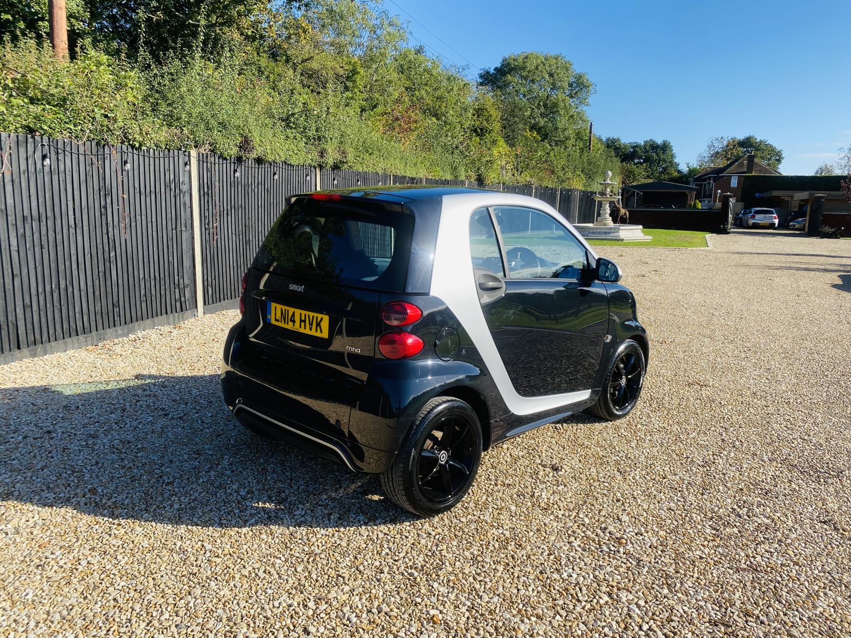 Smart fortwo 1.0 MHD Grandstyle Coupe 2dr Petrol SoftTouch Euro 5 (s/s) (71 bhp)